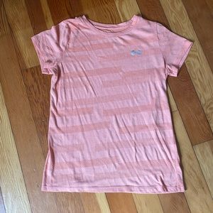 LAST CALL Women’s Under Armour Size Medium Top